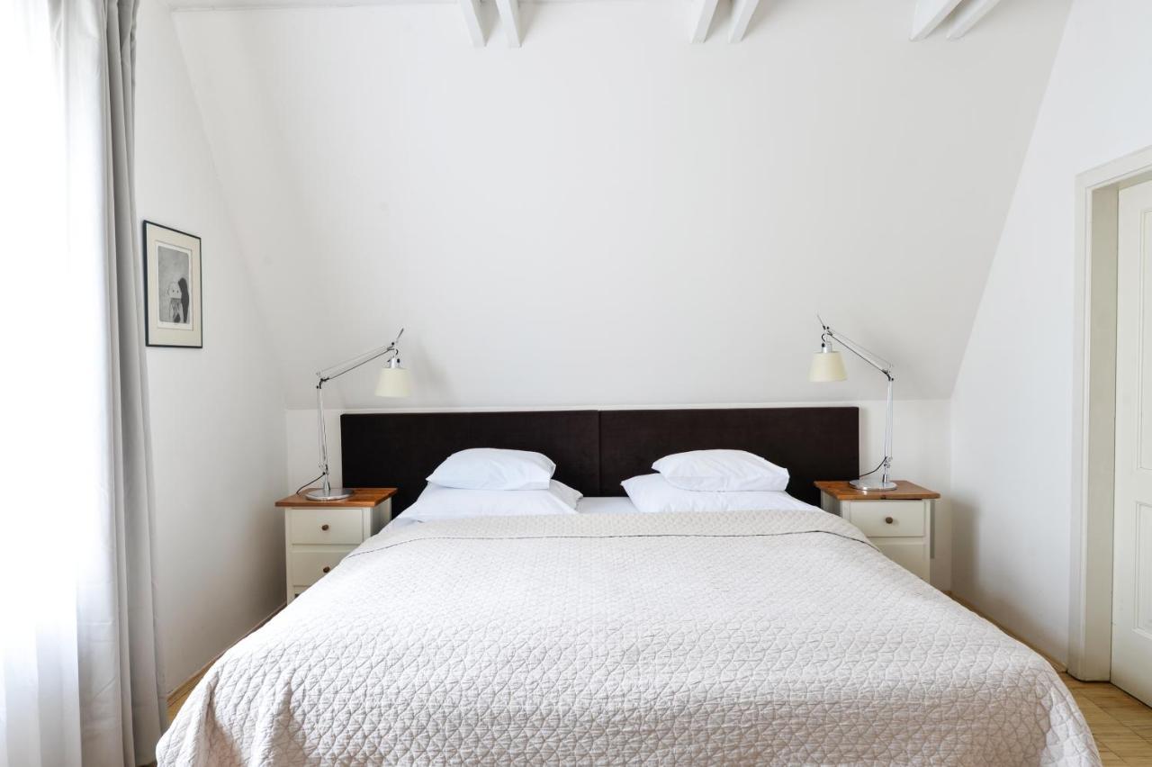 Eclectic Loft Royal Way Apartment Prague