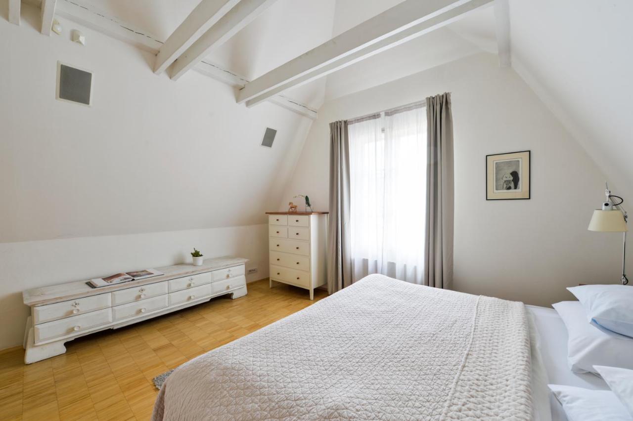 Apartment Eclectic Loft Royal Way Prague